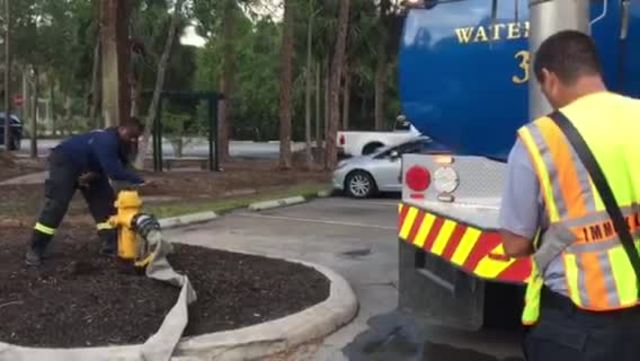 Wildfire threatens 2000 homes in southwest Florida Wildfire threatens 2000 homes in southwest Florida